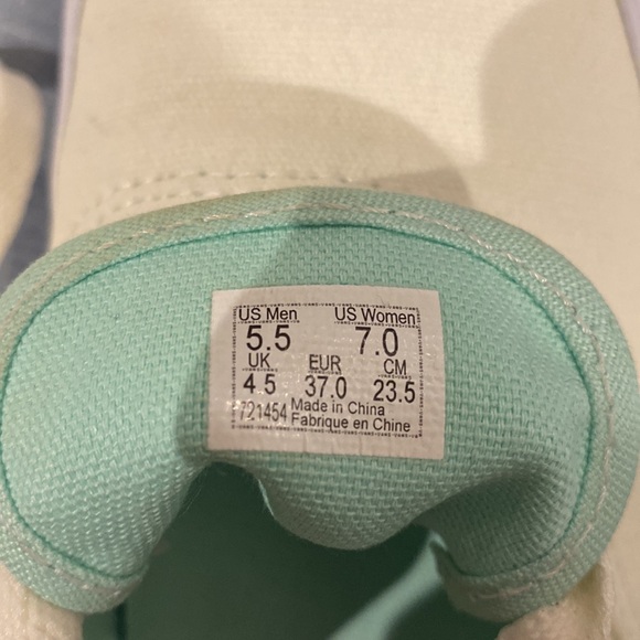 Two tone vans - Picture 6 of 6